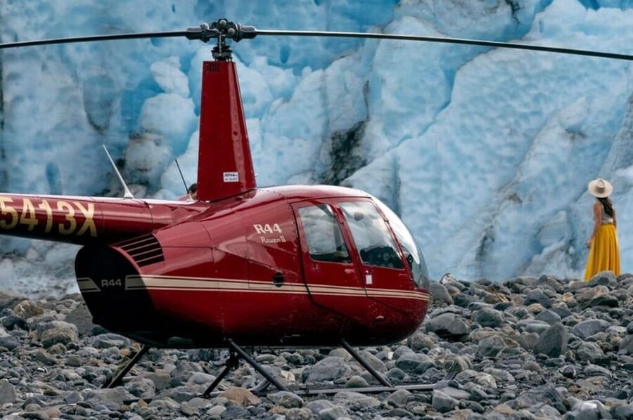 Anchorage: Grand Knik Glacier Helicopter Tour with Landings - Wildlife spotting: how to use the window of opportunity