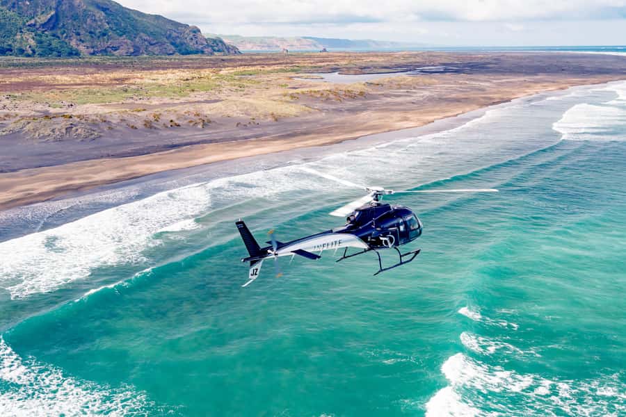 Auckland: 36 min scenic helicopter flight - Coast to Coast - Waitakere Ranges and Manukau Harbour: Green Hills and Hidden Water