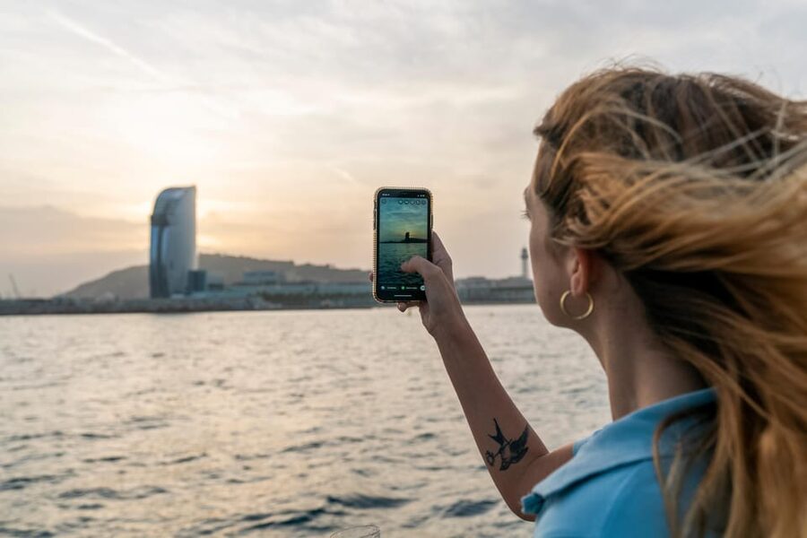 Barcelona: Boat Trip and Panoramic Helicopter Flight - Boarding the Helicopter: Weight Rules You Should Know Early