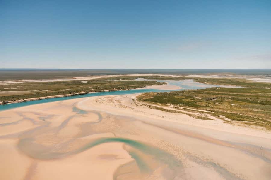 Broome: Helicopter Flight and Willie Creek Pearl Farm Tour - Small group and local pilots: where the experience feels personal