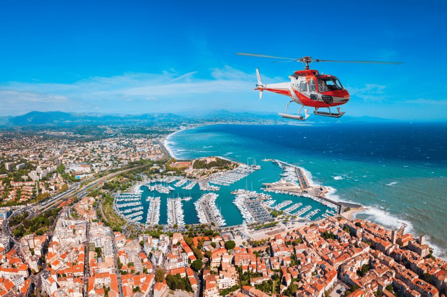 CANNES: Private Panoramic Helicopter Tour - The helicopter: modern Airbus comfort and smooth flying