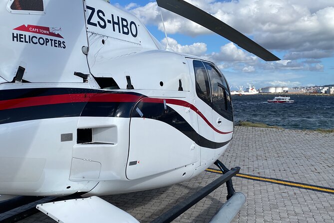 Cape Town: 25min Helicopter Flight with Complimentary Boat Cruise - Heading back: Constantia vineyards and a second Table Mountain angle