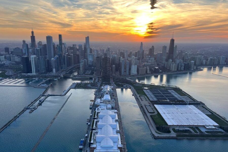 Chicago: Helicopter Tour of Chicago Skyline - Noise-Cancelling Headsets and Photo Reality Check