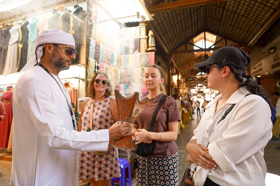 Dubai: Helicopter Ride, Old Town Walking Tour, Abra & Snacks - Key reasons this tour works well