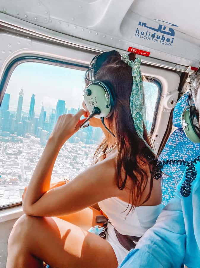 Dubai: Helicopter Ride, Old Town Walking Tour, Abra & Snacks - Spice Souk and Gold Souk: shopping with a guided push and self-paced freedom