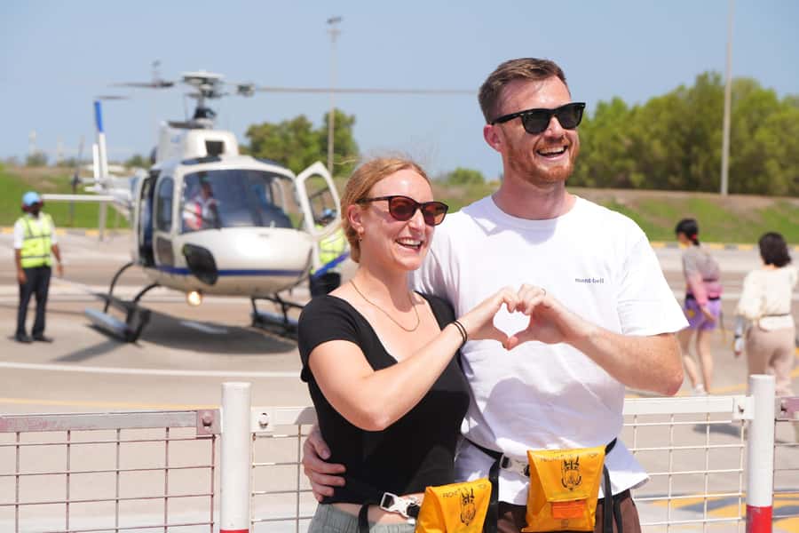 Dubai: Helicopter Ride, Old Town Walking Tour, Abra & Snacks - Price and value: what $285 buys you in one 5-hour block