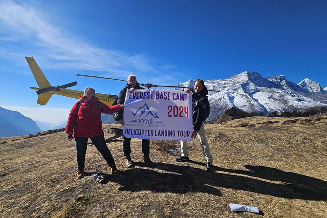Everest base camp helicopter tour with Guarenteed Landing - Stop 1: Everest close-up at 8,848.86 meters