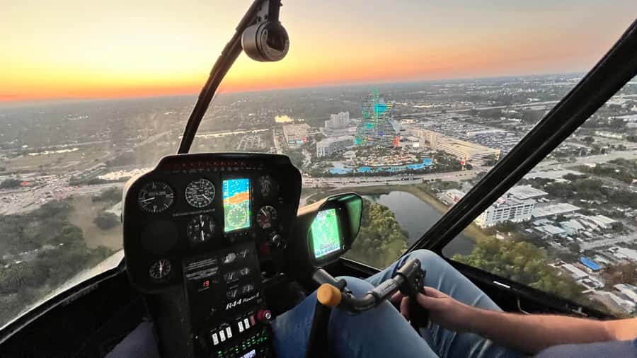 Fort Lauderdale : Romantic Champagne Helicopter Flight Tour - A romantic Fort Lauderdale flight built around real views