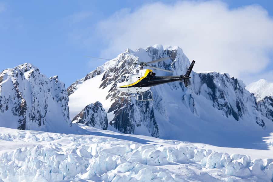Franz Josef: Glacier Helicopter Ride with Snow Landing - From the Franz Josef base into the Southern Alps