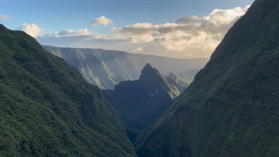 From St Pierre: helicopter flight over the whole of Reunion Island - Key things to know before you go