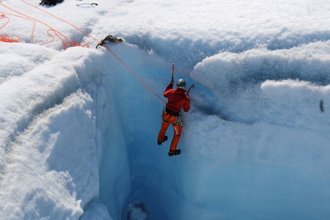 Heli Glacier Crevasse Ice Climbing- Summer - Lunch and glacier viewing: the calm break after the adrenaline