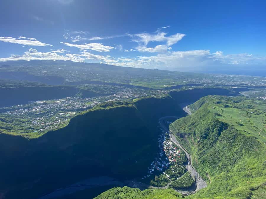 Helicopter flight from St Pierre over Réunion's 3 cirques - Why A 36-Minute Helicopter Loop Over Réunion’s Cirques Makes Sense