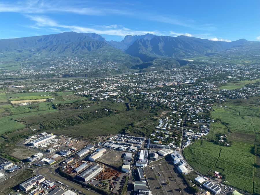 Helicopter flight from St Pierre over Réunion's 3 cirques - Pilot, Cabin, and Safety: What to Expect in Real Terms