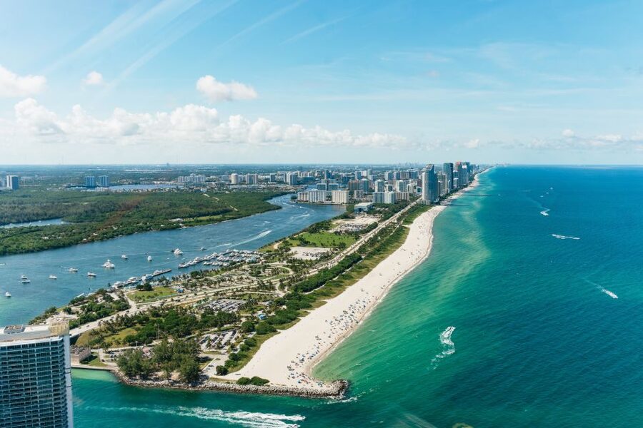 Helicopter Tour: Fort Lauderdale to Miami Beach - Seats, Headsets, and the Small-Group Advantage (Up to 4 People)