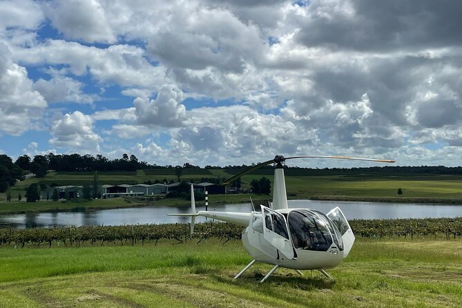 Hunter Valley Romantic Bubbly Breakfast Helicopter Tour from Cessnock - The People Part: Crew Calmness Makes a Difference