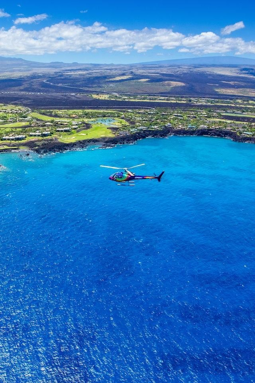 Kailua-Kona: Hualalai Volcano Doors On/Off Helicopter Tour - The opening minutes: Kaloko Fish Ponds, then Kailua Bay’s bright water