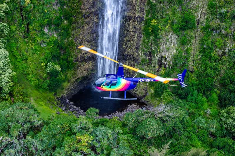 Kailua-Kona: Kohala, Volcanoes and Waterfall Helicopter Tour - From Kailua Bay to Mauna Loa: Clear Water, Then the Long Mountain