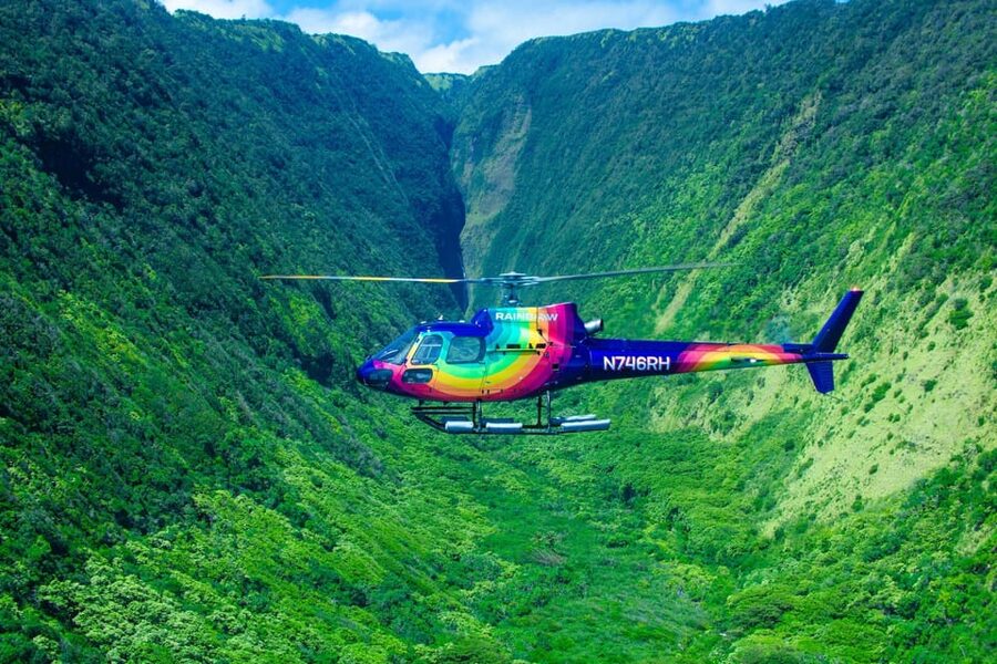 Kailua-Kona: Kohala, Volcanoes and Waterfall Helicopter Tour - Kawaihae to Waterfall Valleys: The Waimanu, Pololū, and Wai‘ilikahi Parts