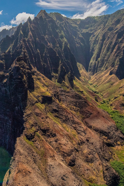Kauai: Eco Adventure Helicopter Tour - Manawaiopuna Falls to Olokele Canyon: The Tour Starts with a Movie-Scene Moment