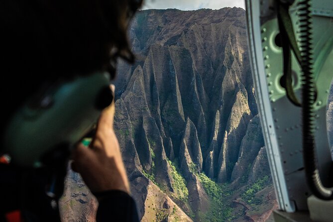 KAUAI LUXURY 60-Minute Doors-Off Helicopter ADVENTURE - Quick Key Points Before You Go