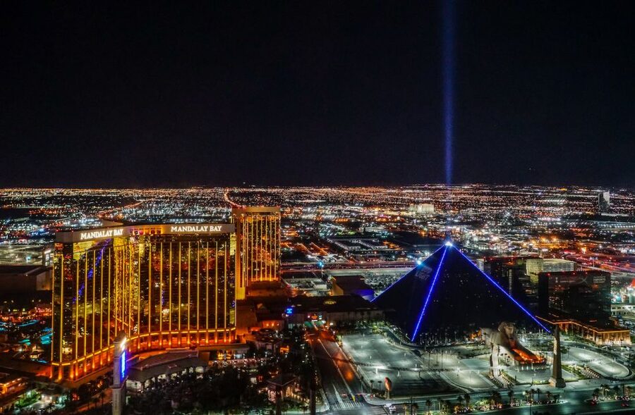 Las Vegas: Night Helicopter Flight over Las Vegas Strip - Seats, Small Aircraft, and the $30 Front-Seat Choice
