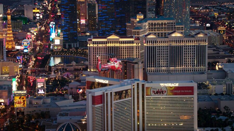 Las Vegas: Night Helicopter Flight over Las Vegas Strip - Smooth, Safe, and How the Pilot Sets the Tone