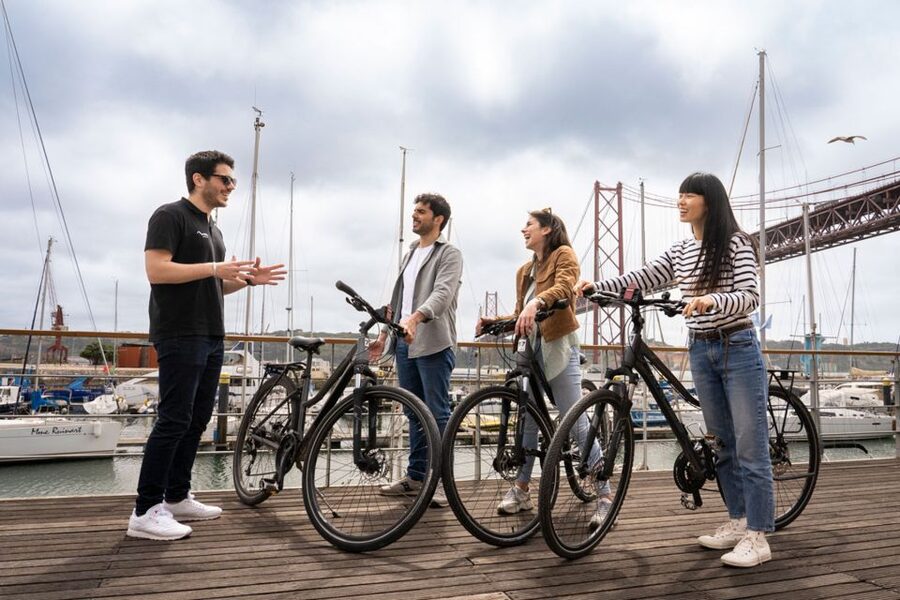 Lisbon: Guided Bike Tour, Helicopter Flight, and Boat Trip - Before the helicopter: how the tour threads the city into one story