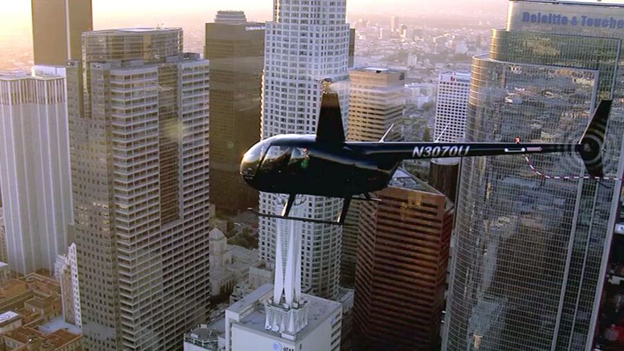 Los Angeles: Downtown Landing Helicopter Tour - 45 minutes in the air: the LA coast route you can actually understand