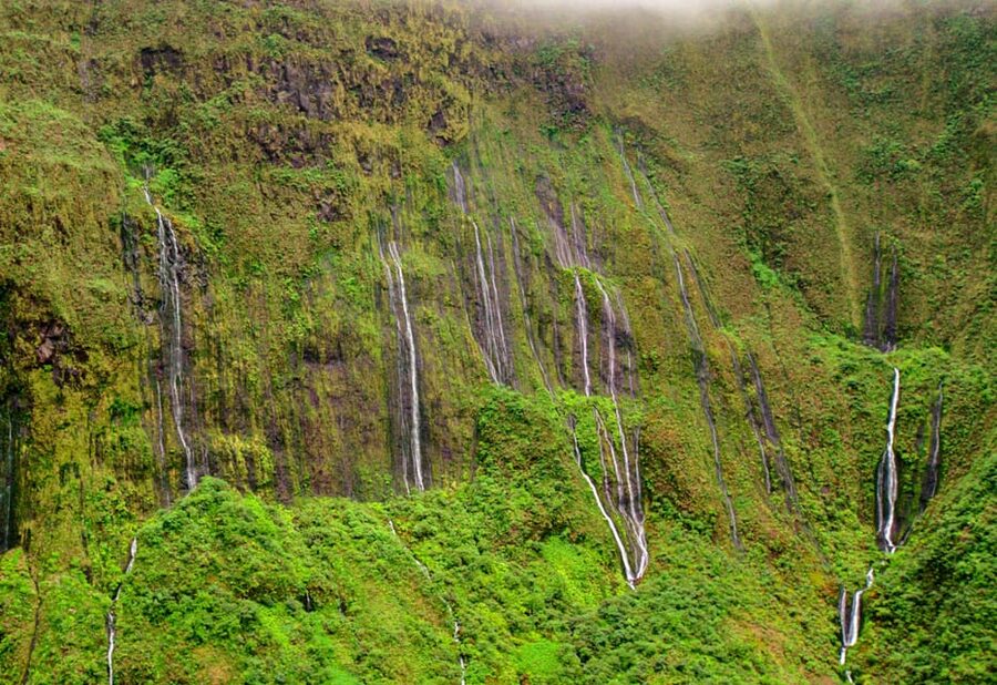 Maui and Molokai: Spectacular Helicopter Tour - Molokai’s Rugged Terrain and the World’s Tallest Sea Cliffs