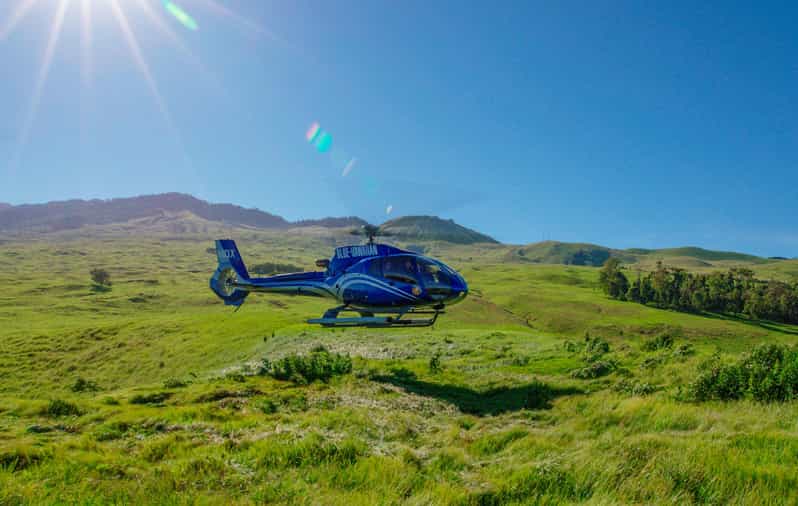 Maui and Molokai: Spectacular Helicopter Tour - Timing, Check-In, and What Can Affect Your Flight Views