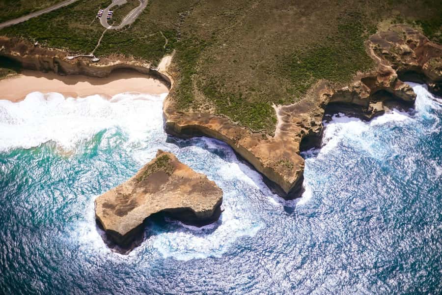 Melbourne: Private Helicopter Flight to the 12 Apostles - Where You Fly: Great Ocean Road Landmarks From the Air