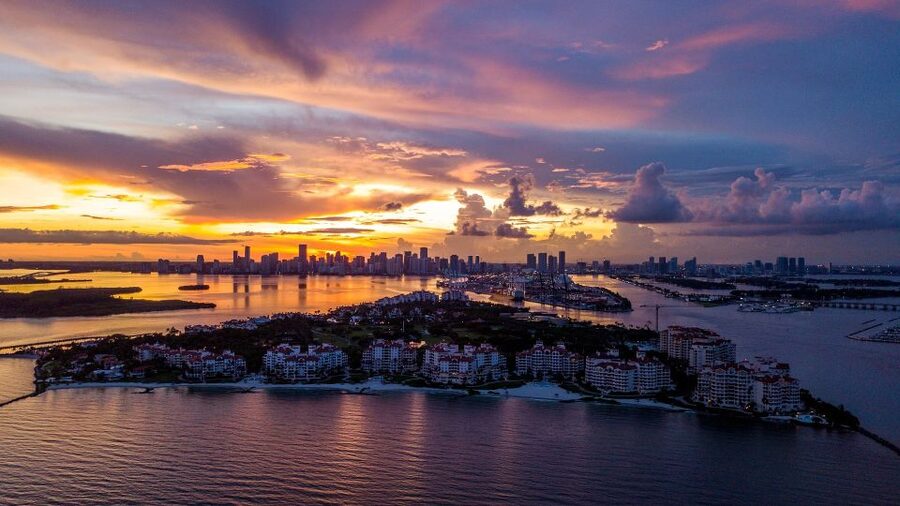 Miami: 30-Minute Private Helicopter Tour with Champagne - The Flight Over Miami Beach and South Beach: Art Deco, Sand, and Big Color