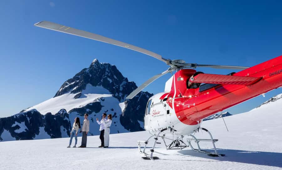 Milford Sound Scenic Helicopter Flight with Landing - Milford Sound on Foot: Mitre Peak Photo Time
