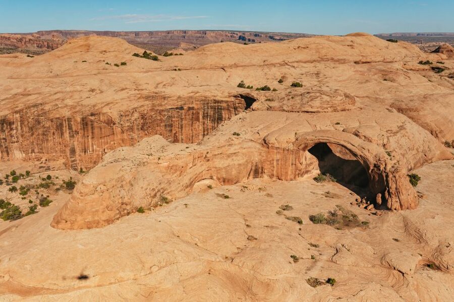 Moab: Backcountry Arches Helicopter Tour - Colorado River Canyon and 4x4 Trails: Seeing the Human Side