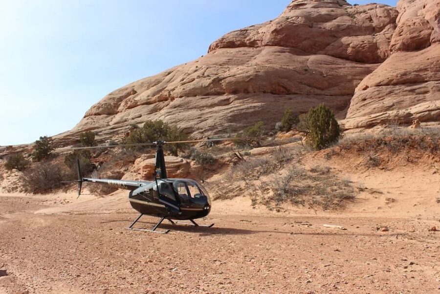 Moab: Canyon Country Sunset Helicopter Tour - Corona Arch plus the arch circuit: why these formations look better from above