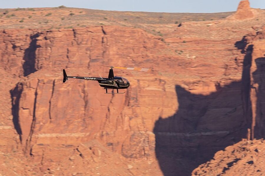 Moab: Grand Helicopter Tour - Determination Towers and Gemini Bridges: The Fast Start Scene