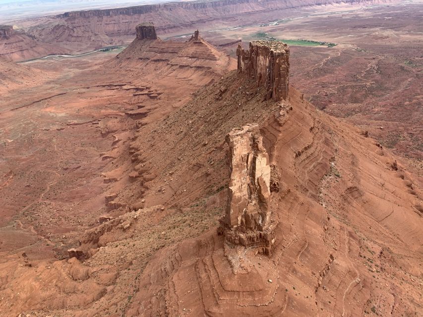 Moab: Grand Helicopter Tour - Hell’s Revenge Jeep Trail and the Return Arches: The Route’s Final Punch