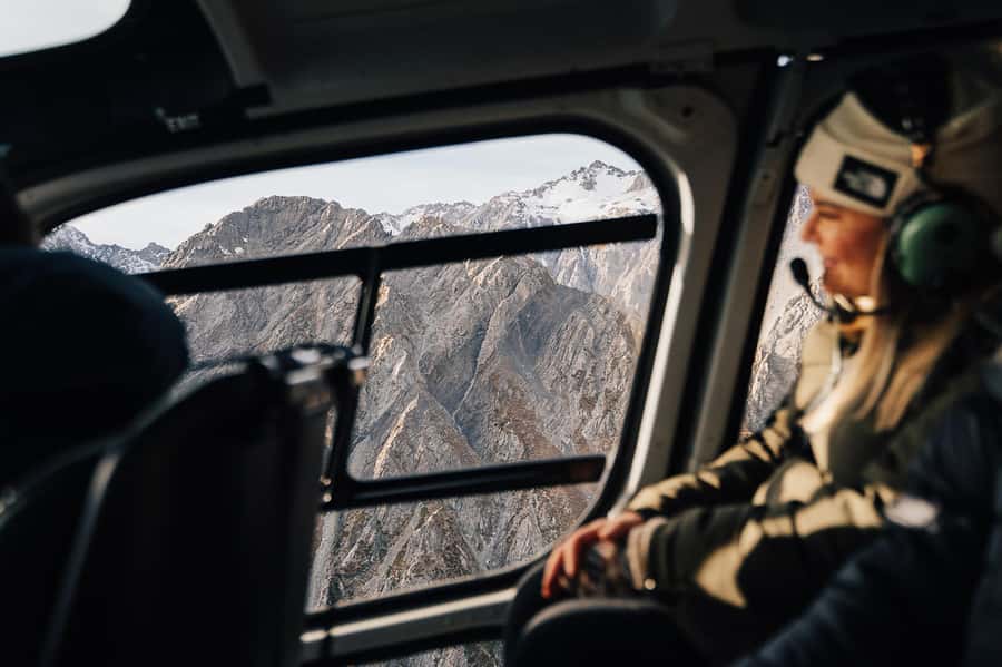 Mount Cook: 20-Minute Alpine Vista Helicopter Flight - Glacial valleys on the return: watching the land change shape