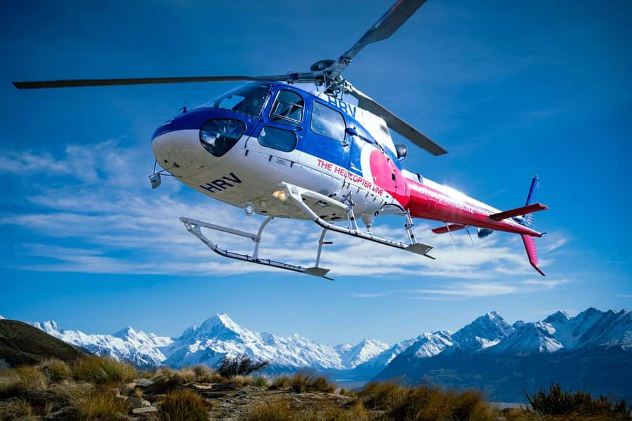 Mount Cook: Glentanner High Country Heli Hike - The 7 km High Country walk: a proper track with uneven ground
