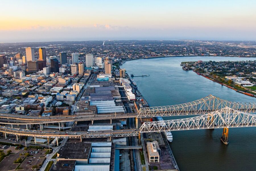 New Orleans: Daytime City Helicopter Tour - Noise-cancelling headsets and window seats: the comfort equation
