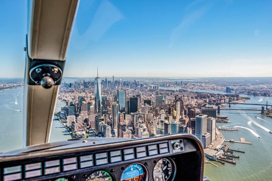 New York City: Manhattan Helicopter Tour - The pilot and the prerecorded audio: a workable mix in busy airspace