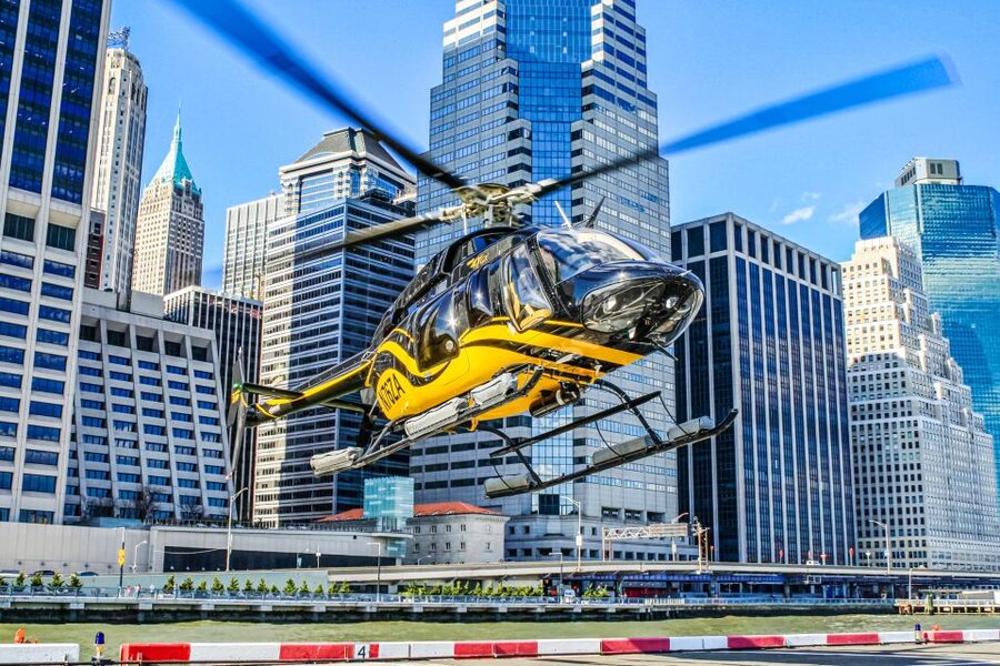 New York City: Manhattan Helicopter Tour - Liberty up close: the moment your brain re-routes