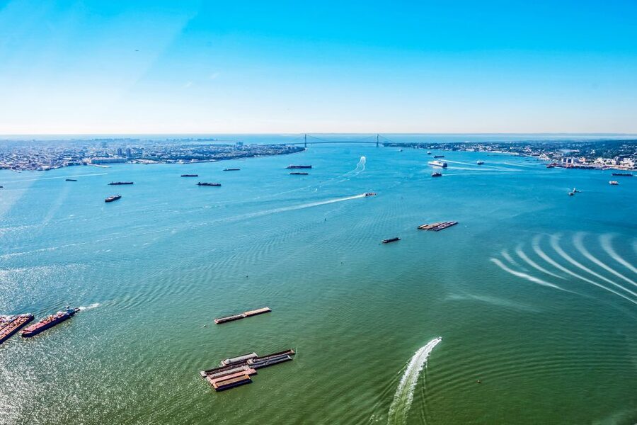 New York City: Manhattan Helicopter Tour - Brooklyn Bridge and the city’s tight waterfront logic