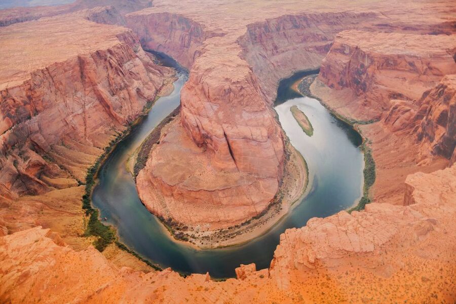 Page: Horseshoe Bend Helicopter Flight - Flight Route: From Lake Powell to Glen Canyon Dam to Horseshoe Bend