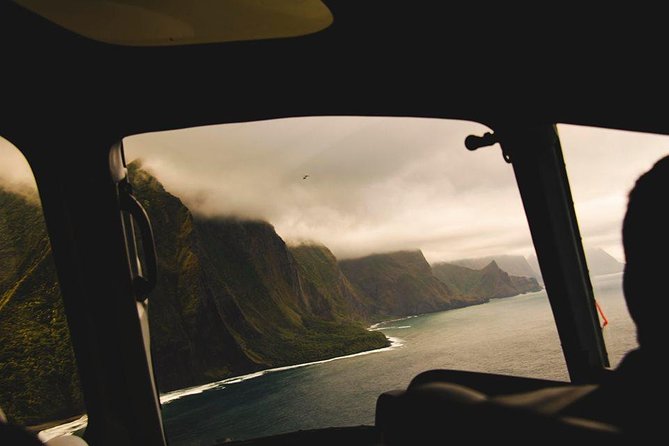 Private Kona Coast Helicopter Tour: All Window Seats - 30 minutes, two routes: southbound vs northbound coastline highlights