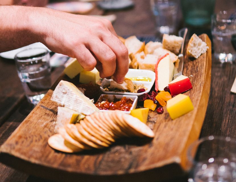 Queenstown: Helicopter Flight and Gin Tasting Tour - Stop 1: your gin cocktail and tasting kickoff