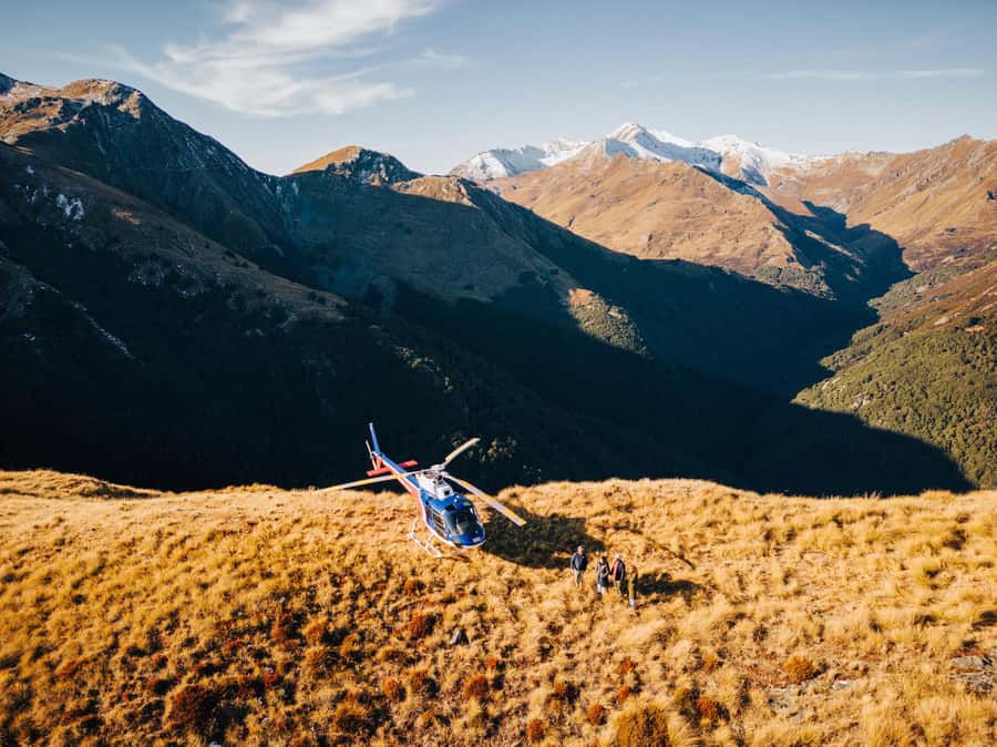 Queenstown: Pilot's Choice Helicopter Tour & Alpine Landing - From Central Queenstown Pickup to the Helicopter Base