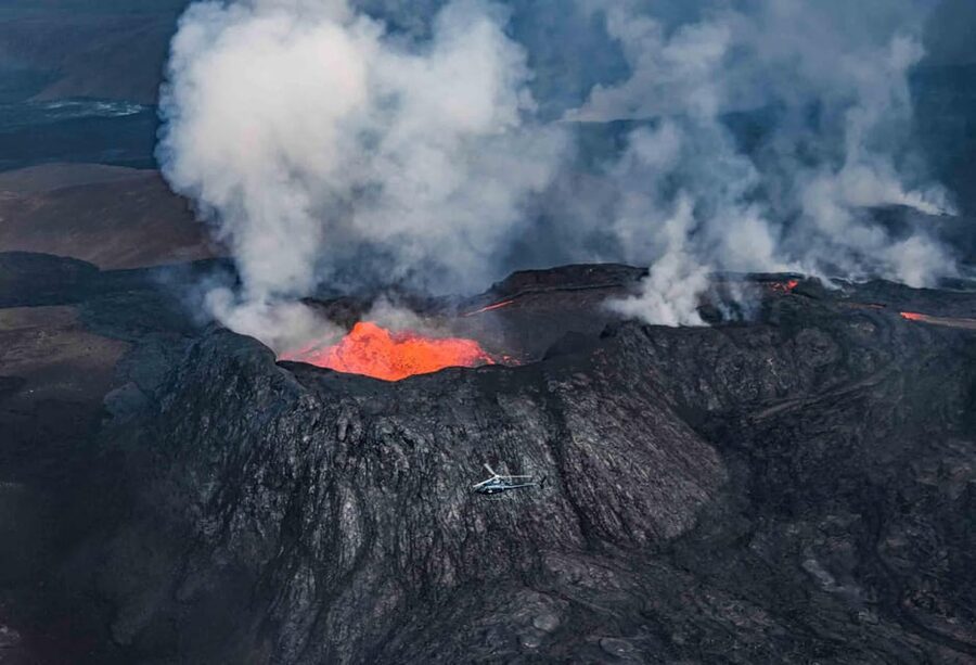 Reykjavik: 45-Minute Volcano Sightseeing Helicopter Tour - The Core Flight on Reykjanes Peninsula: Lava Fields, Craters, and the March 2024 Focus
