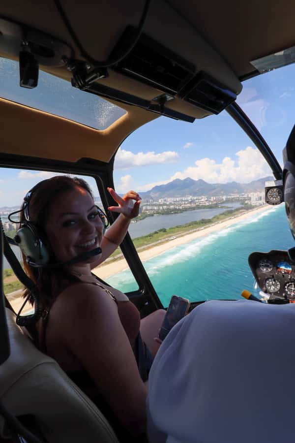 Rio de Janeiro: Helicopter Tour with an unforgettable view - Av. das Américas to the sky: VIP lounge, helipad, and golf-cart boarding
