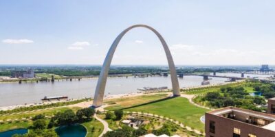 St. Louis: Guided Tour with Boat Cruise and Helicopter Ride - Climbing the Gateway Arch: the 360 view that actually teaches you the city